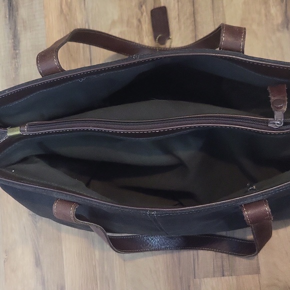 COLDWATER CANYON Black Leather Tote Bag - Picture 10 of 16
